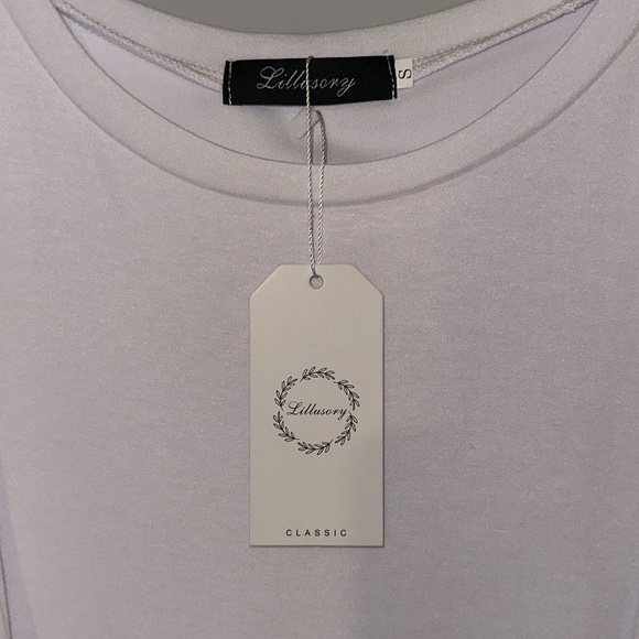 NWT white dress with wrap tie. Brand is Lillusory, Size Small - Picture 2 of 4